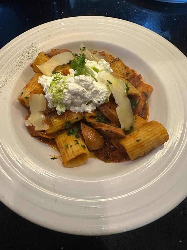 Rigatoni con Salsiccia.
